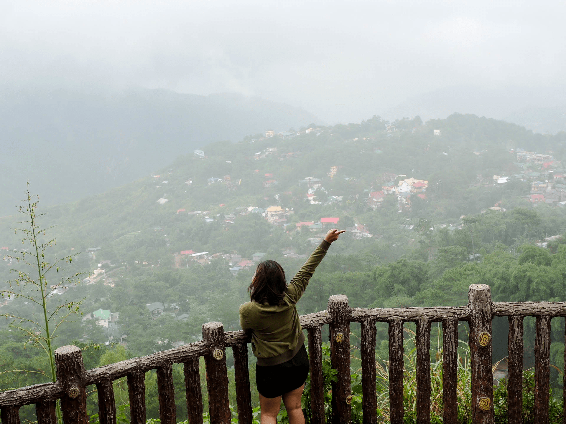 melody somido waving at valley observation deck Mines View Park baguio city philippines
